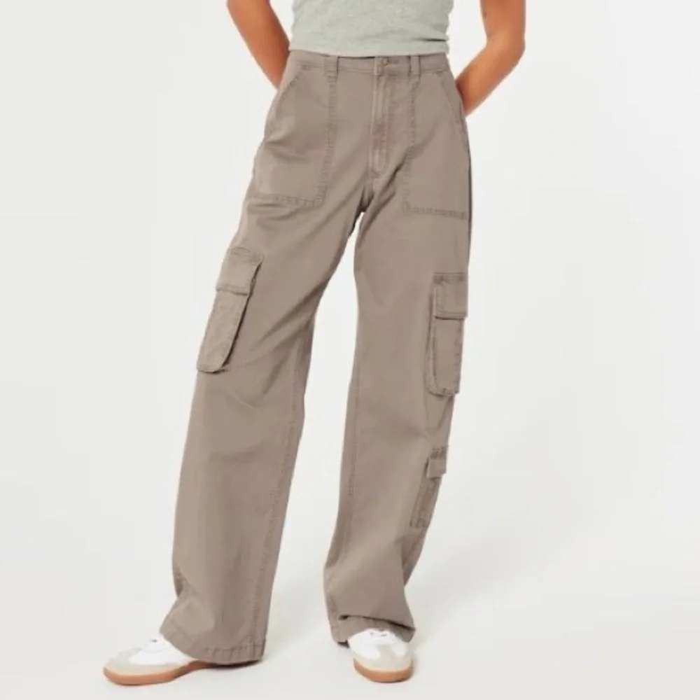Hollister Ultra High-Rise Baggy Cargo Pants Taupe Brown W25R 0R Wide Leg Utility